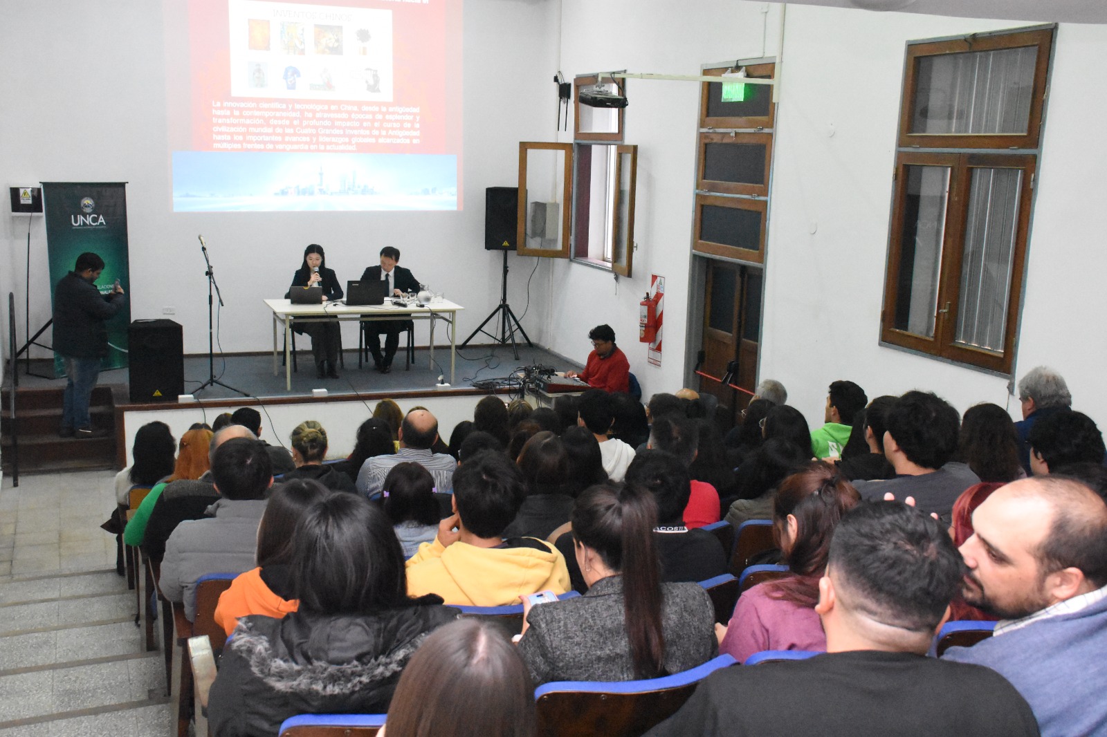 Convocante charla de diplomáticos chinos en la UNCA