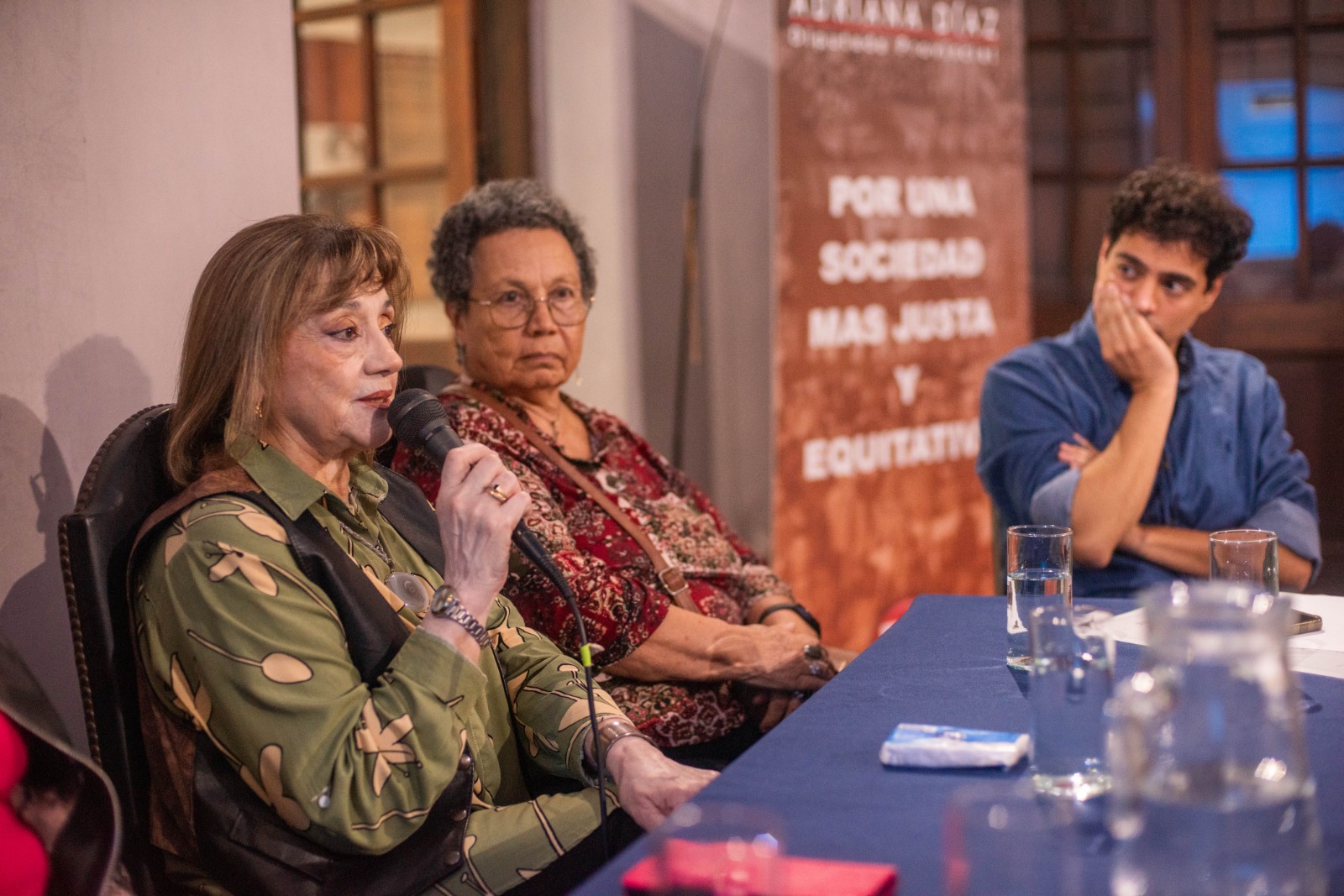 Ex presas políticas brindaron su testimonio en la charla “Memorias Cercanas”