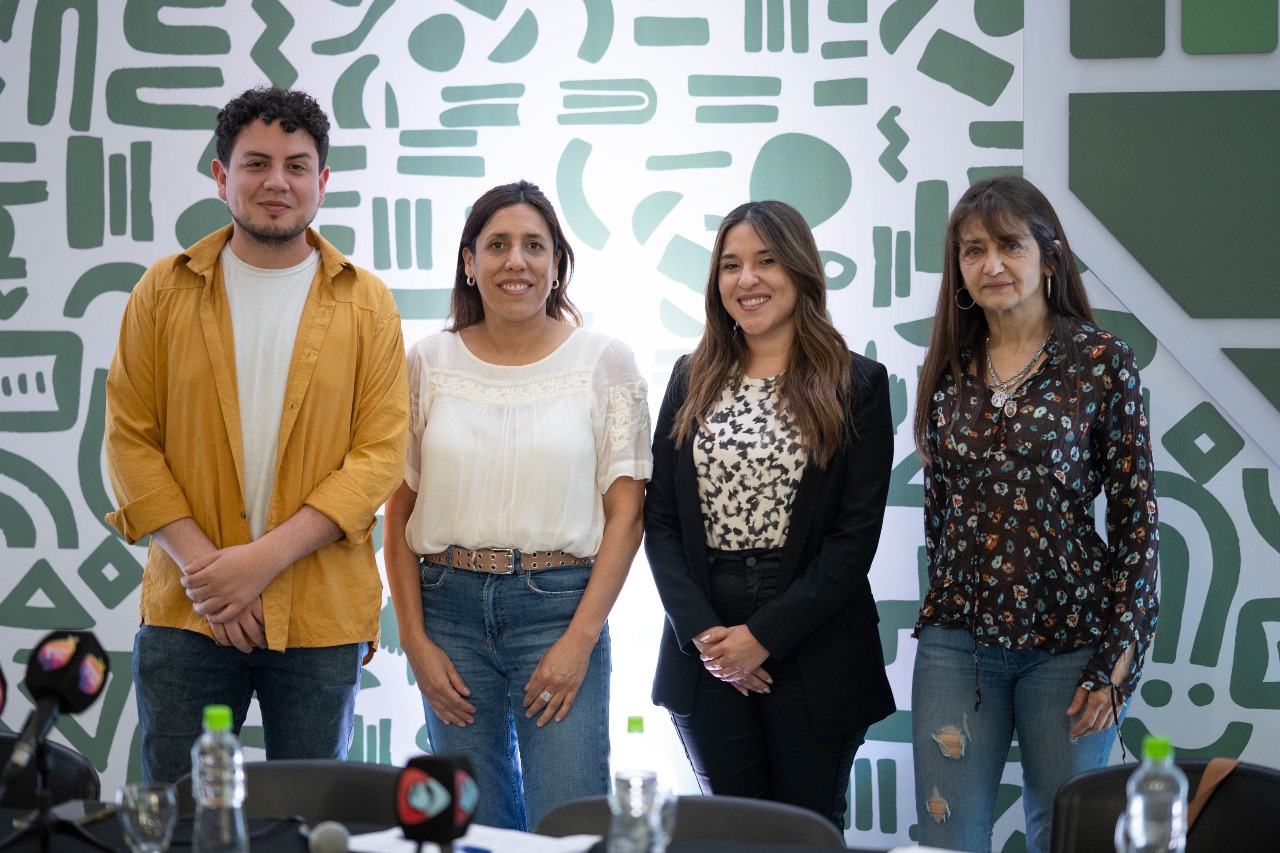 La Feria del Libro y el Ponchito, juntos, en el Predio Ferial