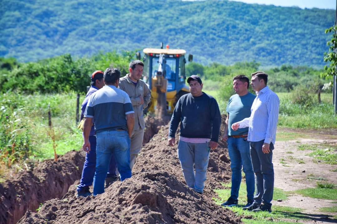 Avanza la Obra de Red de Agua Potable en el Barrio La Posta de Alijilán